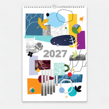 Load image into Gallery viewer, Vertikāls sienas kalendārs - plānotājs ar ilustrācijām 2027