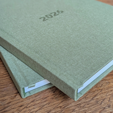 Load image into Gallery viewer, Nedēļas plānotājs 2026, A5