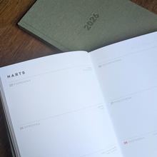 Load image into Gallery viewer, Nedēļas plānotājs 2026, A5