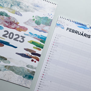 Vertikāls sienas kalendārs - plānotājs ar ilustrācijām 2023
